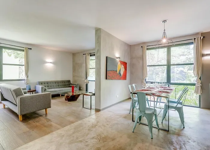 Chic In The Heart Of By Stella Apartment *