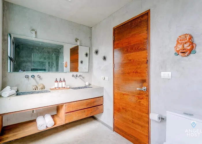 Chic In The Heart Of By Stella Tulum